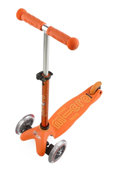 hulajnoga Mini Micro Deluxe Pomarańczowa widok z góry pod kątem