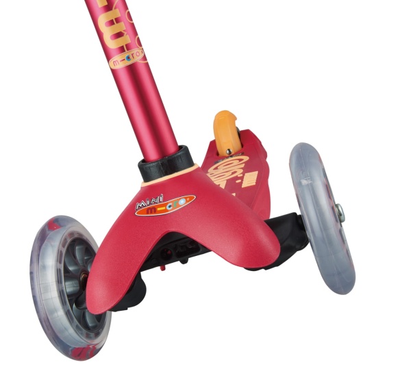 hulajnoga Mini Micro Deluxe Ruby Red widok z przodu podestu