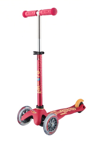 hulajnoga Mini Micro Deluxe Ruby Red widok z przodu rozłożona kierownica