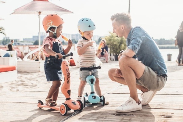 pol_pl_SCOOTANDRIDE-Kask-XXS-S-dla-dzieci-1-5-lat-Peach-kolekcja-Icecream-2020-5828_8.jpg