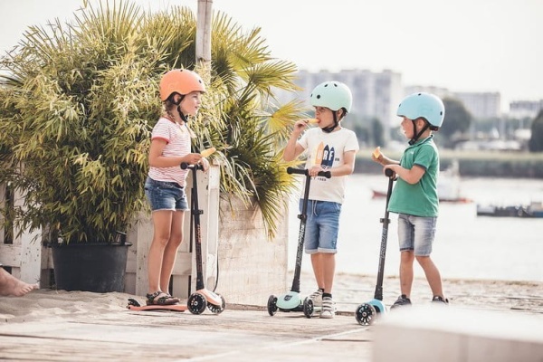 pol_pl_SCOOTANDRIDE-Highwaykick-3-LED-Hulajnoga-skladana-ze-swiecacymi-kolkami-3-Kiwi-kolekcja-Icecream-2020-5838_13.jpg