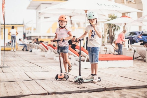 pol_pl_SCOOTANDRIDE-Highwaykick-3-LED-Hulajnoga-skladana-ze-swiecacymi-kolkami-3-Kiwi-kolekcja-Icecream-2020-5838_18.jpg