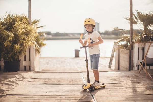 pol_pl_SCOOTANDRIDE-Highwaykick-3-LED-Hulajnoga-skladana-ze-swiecacymi-kolkami-3-Lemon-kolekcja-Icecream-2020-5837_14.jpg