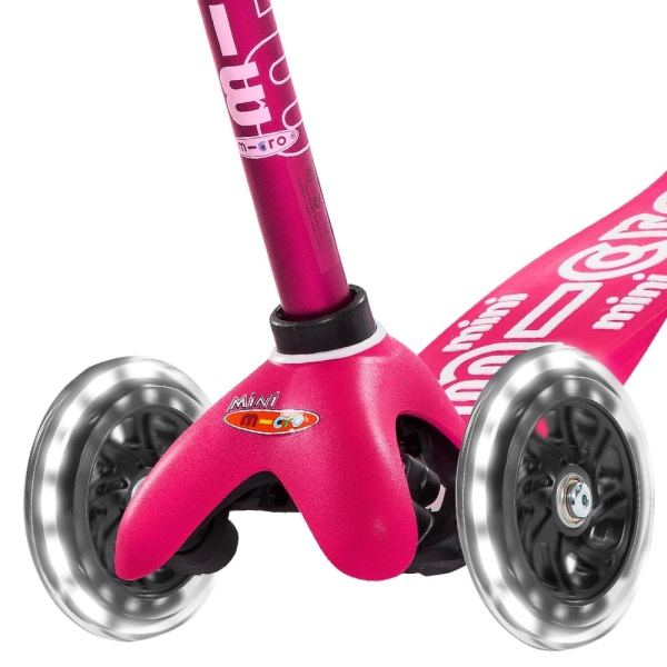 hulajnoga Mini Micro Deluxe LED Pink widok świecące koła