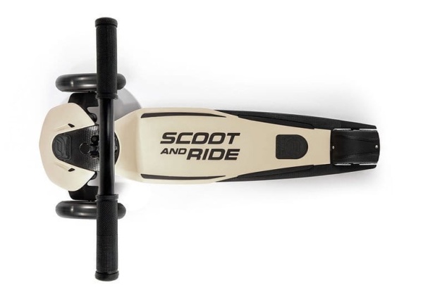 ScootAndRide Highwaykick 5 LED Hulajnoga trójkołowa balansowa ze świecącymi kółkami 5 Plus Ash widok od góry