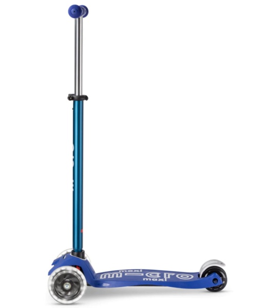 hulajnoga Maxi Micro Deluxe LED Blue White widok od pboku z podniesioną kierownicą