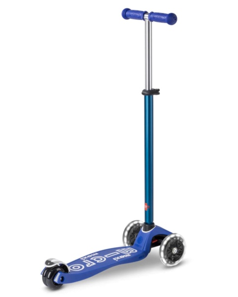 hulajnoga Maxi Micro Deluxe LED Blue White widok od tyłu z podniesioną kierownicą