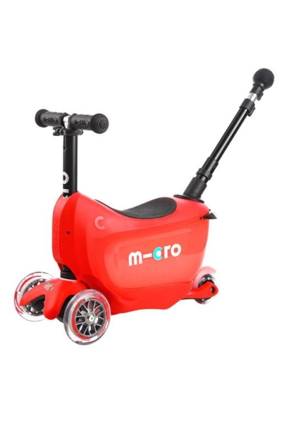 hulajnoga Mini Micro Deluxe 2GO PLUS Czerwona widok na jeździk z przodu w wersji z prowadnikiem