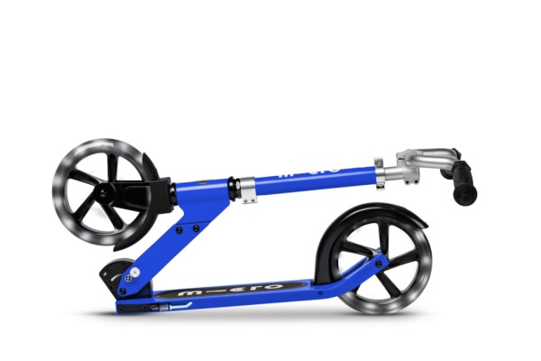 Hulajnoga Micro Cruiser Blue LED widok z boku złożona