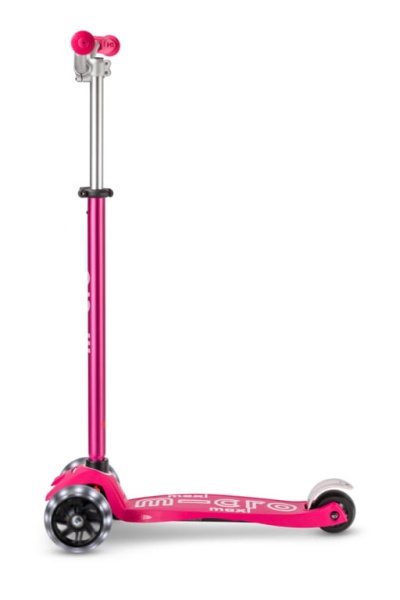 hulajnoga Maxi Micro Deluxe Pro LED Pink widok od boku z podniesioną kierownicą