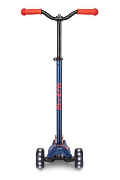 hulajnoga Maxi Micro Deluxe PRO LED Navy Red widok od frontu z podniesioną kierownicą