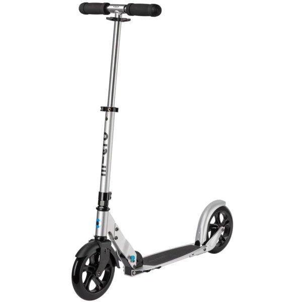 hulajnoga Micro Silver Matt Classic widok od przodu z podniesioną kierownicą