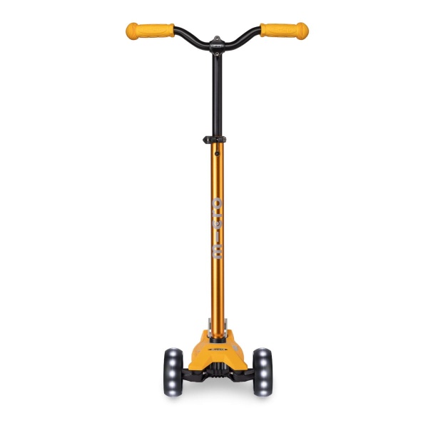 hulajnoga Maxi Micro Deluxe PRO LED Sunburst Yellow widok od frontu z podniesioną kierownicą