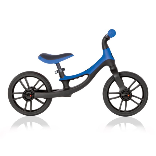 rowerek biegowy Globber Go Bike Elite Navy Blue widok od boku