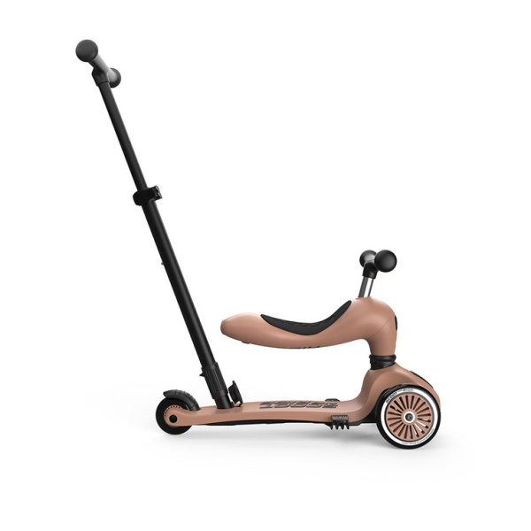 Scoot And Ride jeździk Highwaykick 1+ Push And Go z Prowadnikiem- Mocha widok od boku jeździk