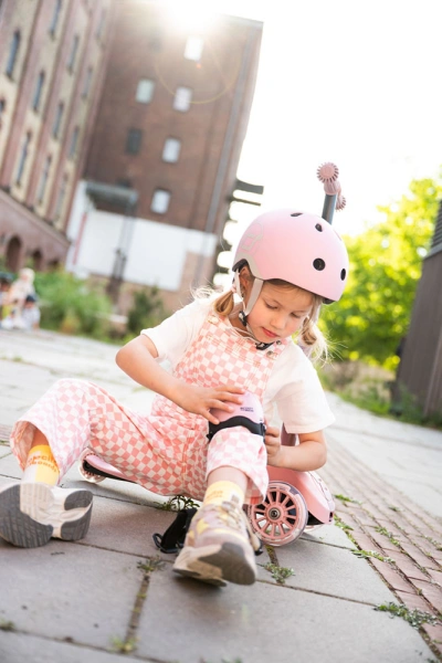 pol_pl_SCOOTANDRIDE-Highwaykick-3S-Hulajnoga-z-systemem-sterowania-2w1-i-kolkami-LED-skladana-3-Rose-14088_26.jpg