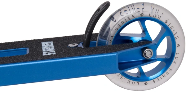 striker-lux-pro-scooter-1g.webp