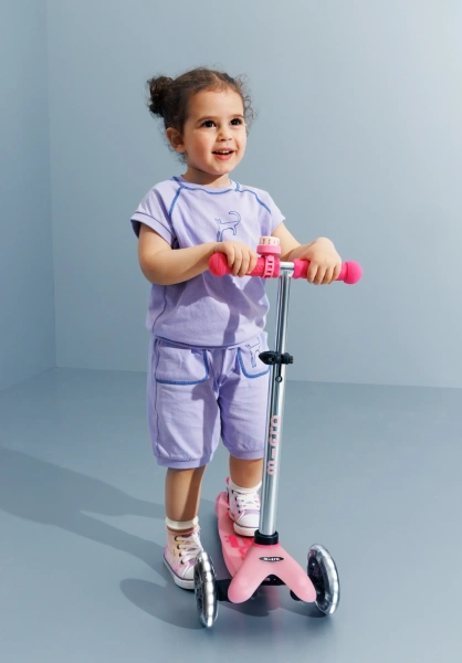 micro-mini-micro-scooter-deluxe-glow-plus-led-3-wh (6).webp