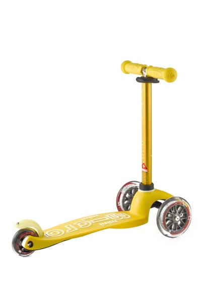 hulajnoga Mini Micro Deluxe Yellow widok z tyłu pod kątem