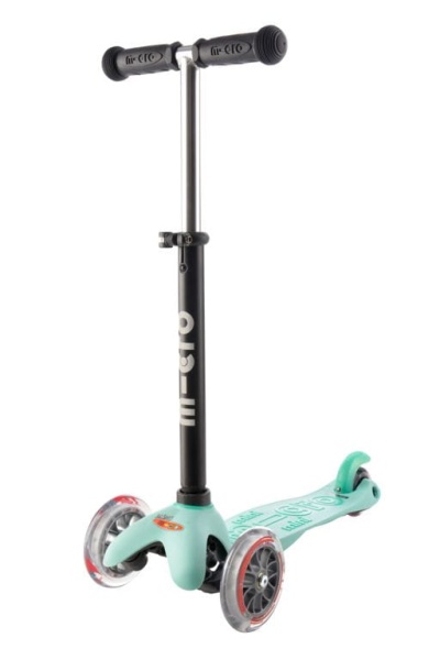 hulajnoga Mini Micro Deluxe 2GO PLUS Miętowa widok z przodu w wersji hulajnogi