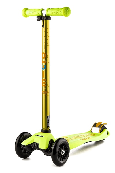 hulajnoga Maxi Micro Deluxe Yellow widok od przodu z opuszczoną kierownicą duże