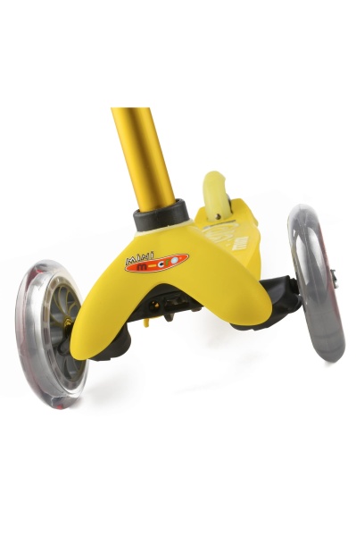 hulajnoga Mini Micro Deluxe Yellow widok z przodu podestu