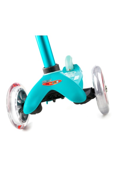 hulajnoga Mini Micro Deluxe Aqua widok z przodu podestu