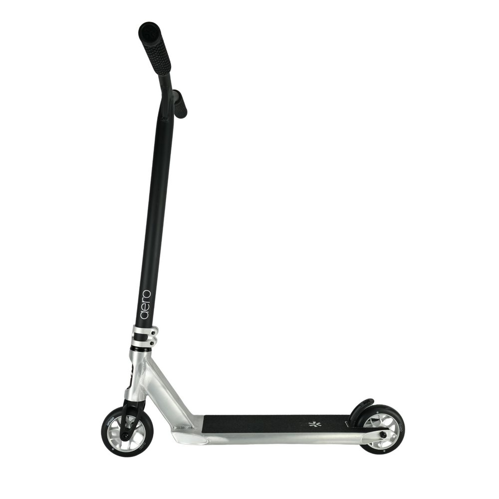 Hulajnoga wyczynowa Union Aero M Black Raw widok od boku