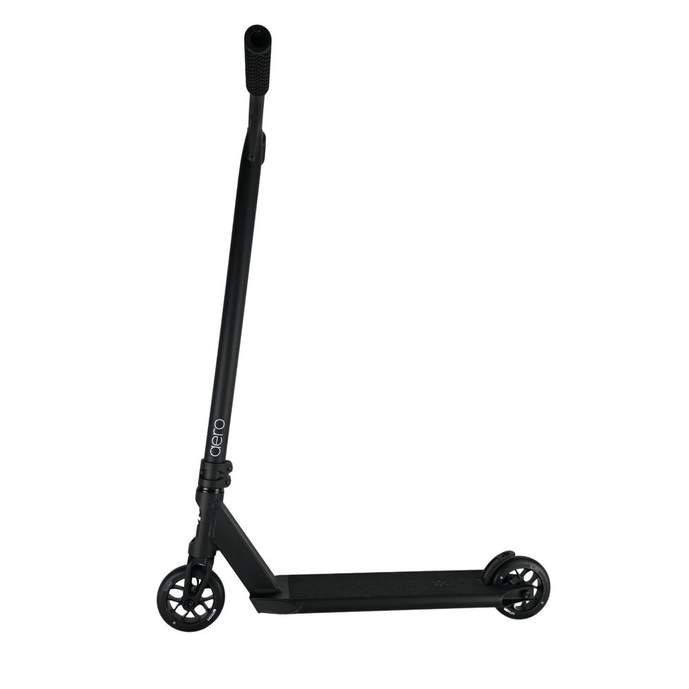 Hulajnoga wyczynowa Union Aero S Black widok od boku